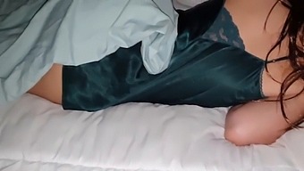 Amateur Stepsister'S Pussy Gets Fucked Doggy Style