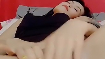 Thai Babe Invites You To Fuck Her For As Long As You Want
